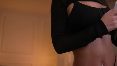 Snapshot of kyssaraplay chatting on 06-12-26, 06:40 Kyssa online show from 06-12-26, 06:40