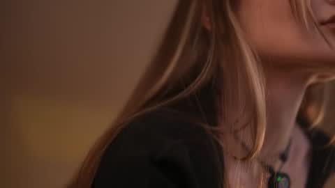 Snapshot of kyssaraplay chatting on 07-13-26, 06:33 Kyssa online show from 07-13-26, 06:33