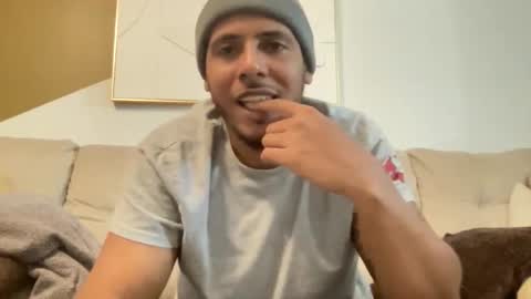 Snapshot of kzen37313 chatting on 03-21-26, 10:35 kzen37313 online show from 03-21-26, 10:35