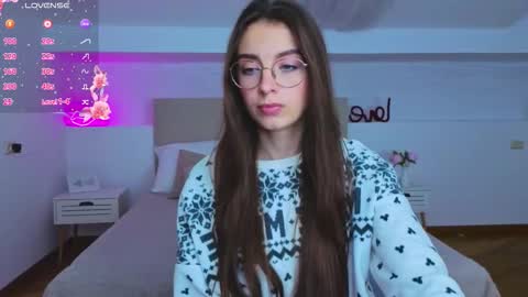 Snapshot of l1ttle_angel__ chatting on 09-28-25, 09:31 Margo online show from 09-28-25, 09:31