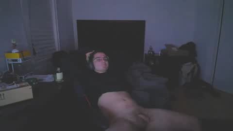 Snapshot of l3ossk chatting on 12-13-24, 05:16 l3osskDaddy online show from 12-13-24, 05:16