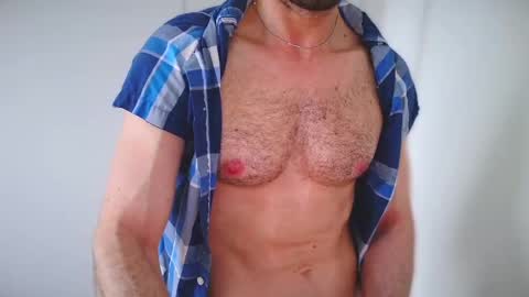 Snapshot of l3xxius chatting on 05-19-26, 03:40 Alex online show from 05-19-26, 03:40