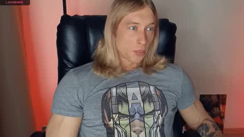 Snapshot of l_adonis_l chatting on 01-11-26, 08:19 Adonis online show from 01-11-26, 08:19