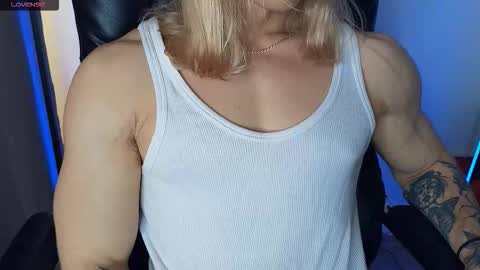 Snapshot of l_adonis_l chatting on 02-25-26, 08:46 Adonis online show from 02-25-26, 08:46