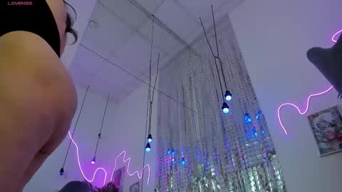 Melanie online show from 11-30-25, 08:46