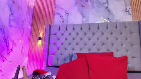 Snapshot of la_indiia chatting on 11-19-25, 12:27 la_indiia online show from 11-19-25, 12:27