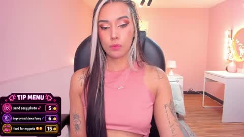 Snapshot of la_monitora chatting on 05-21-26, 11:39 T A T I A N A online show from 05-21-26, 11:39