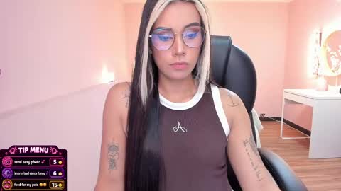 Snapshot of la_monitora chatting on 05-22-26, 11:38 T A T I A N A online show from 05-22-26, 11:38