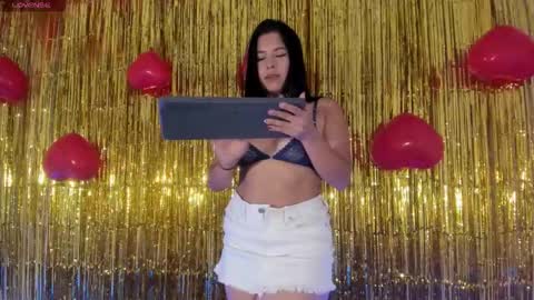 Victoria  online show from 02-12-26, 09:32