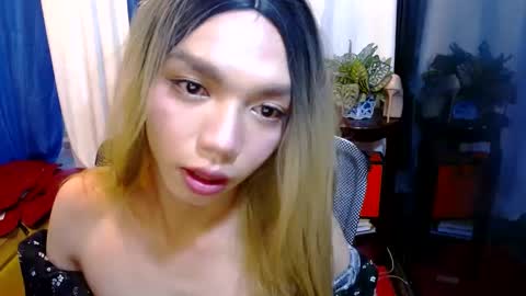 Laura online show from 01-10-25, 11:18