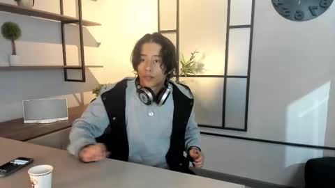 labrinthteasing online show from 10-12-25, 01:54