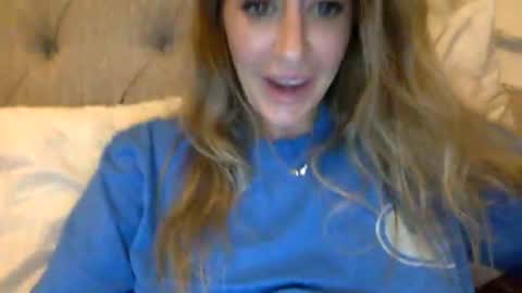 Snapshot of laceylayne96 chatting on 06-18-26, 02:34 laceylayne96 online show from 06-18-26, 02:34