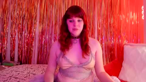 Snapshot of laceylust666 chatting on 02-14-25, 06:51 Chelsea Poe online show from 02-14-25, 06:51