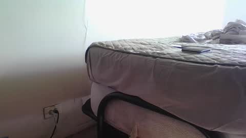 lachickadelbronx online show from 01-22-25, 03:18