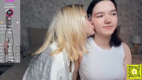 Violet and Isabel online show from 07-02-26, 07:09