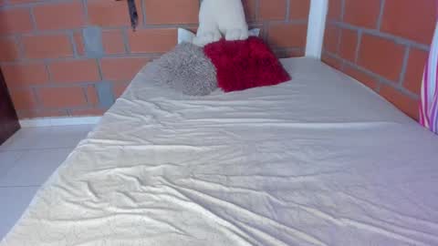 Akyra  online show from 02-04-25, 12:44