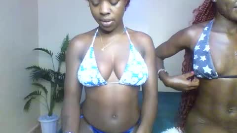 Snapshot of ladasha_montaz chatting on 04-21-26, 05:36 ladasha online show from 04-21-26, 05:36
