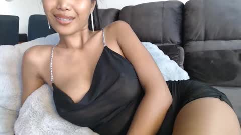 Snapshot of ladii_mia chatting on 03-01-26, 10:50 Mia online show from 03-01-26, 10:50