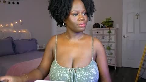 Snapshot of ladiosa_selene chatting on 05-22-26, 01:35 La Diosa Selene online show from 05-22-26, 01:35