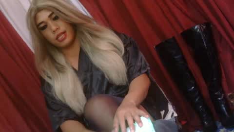 Snapshot of lady_athenax chatting on 07-07-26, 02:14 Athena online show from 07-07-26, 02:14
