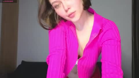 lady_birdd online show from 04-16-26, 06:52