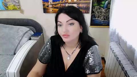lady_boom_ online show from 10-25-25, 04:24