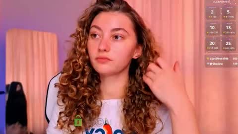 Snapshot of lady_curls chatting on 09-18-25, 11:56 Nika online show from 09-18-25, 11:56