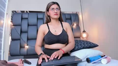 LADY  online show from 09-21-25, 01:51
