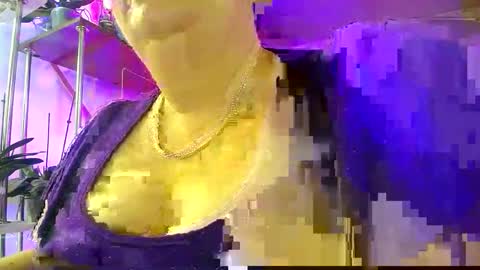 Snapshot of lady_gloria chatting on 10-30-25, 06:37 Lady Gloria online show from 10-30-25, 06:37