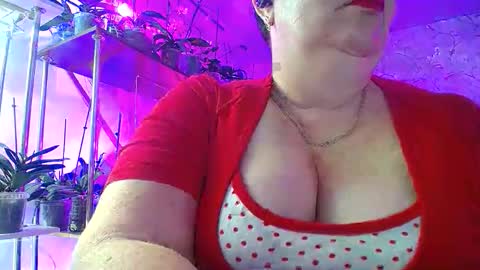 Snapshot of lady_gloria chatting on 11-10-25, 05:06 Lady Gloria online show from 11-10-25, 05:06