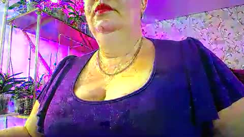 Snapshot of lady_gloria chatting on 11-16-25, 06:30 Lady Gloria online show from 11-16-25, 06:30