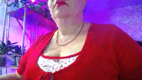 Snapshot of lady_gloria chatting on 12-14-25, 06:30 Lady Gloria online show from 12-14-25, 06:30