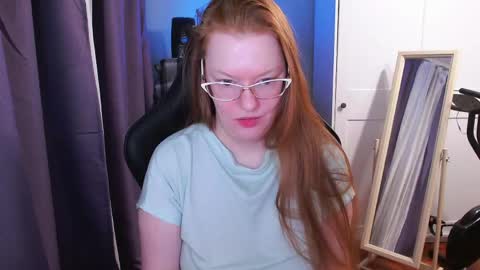 Snapshot of lady_inari chatting on 05-09-26, 11:43 Angelika online show from 05-09-26, 11:43