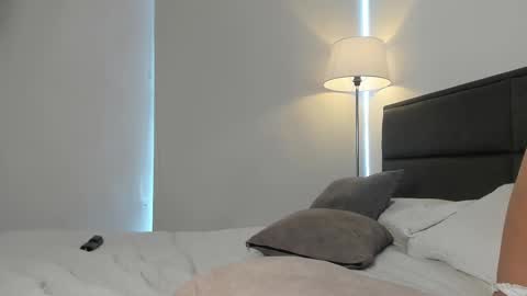 Snapshot of lady_ni chatting on 03-06-25, 06:26 700 1300 -5 online show from 03-06-25, 06:26