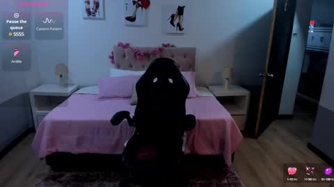 Lady  online show from 03-06-25, 01:48