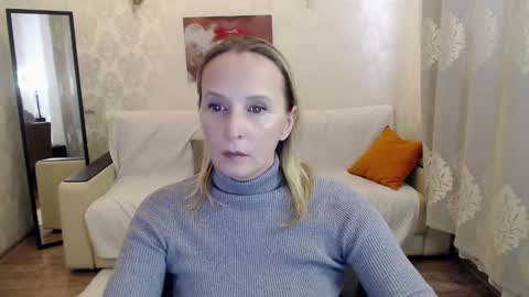 Snapshot of lady_sexy_di chatting on 03-04-25, 10:46 Diana online show from 03-04-25, 10:46
