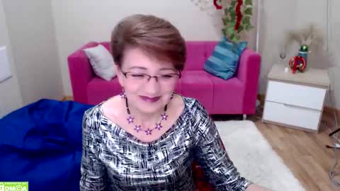 Snapshot of lady_sexy_di chatting on 01-10-26, 10:50 Diana online show from 01-10-26, 10:50
