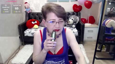 Snapshot of lady_sexy_di chatting on 02-21-26, 04:19 Diana online show from 02-21-26, 04:19