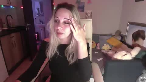 lady_smile69 online show from 10-21-25, 07:03