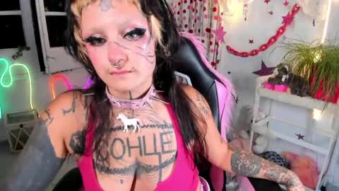 Mia online show from 05-29-26, 07:45