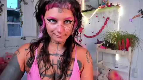 Snapshot of lady_sontse_ chatting on 07-11-26, 07:27 Mia online show from 07-11-26, 07:27