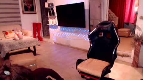 M MMY online show from 01-30-25, 03:51