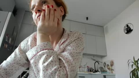 Snapshot of ladybigsmile chatting on 04-23-26, 02:19 Sima Ladybigsmile online show from 04-23-26, 02:19
