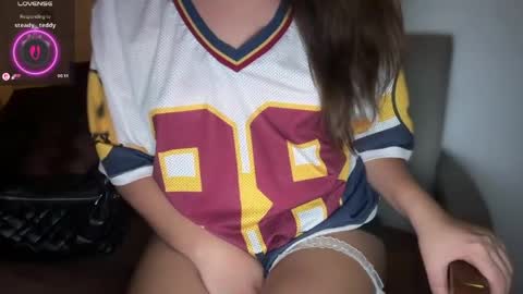 Aria online show from 03-28-26, 02:16