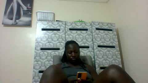 lindah32 online show from 01-06-25, 06:52