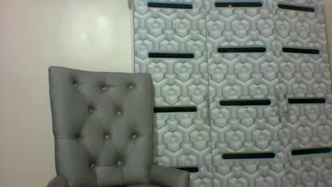 lindah32 online show from 01-09-25, 09:26