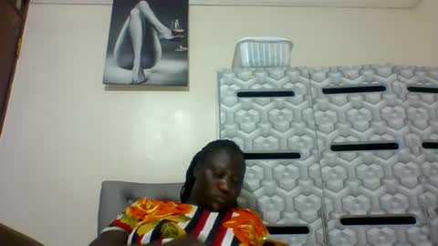 lindah32 online show from 01-28-25, 06:39