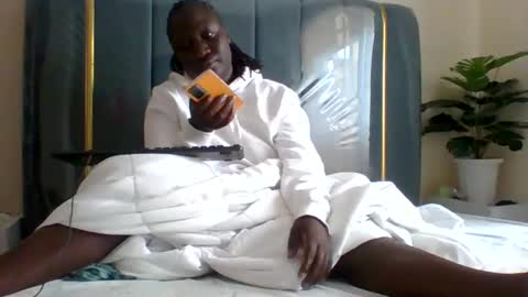 lindah32 online show from 02-12-25, 05:37