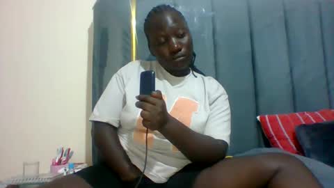 lindah32 online show from 02-17-25, 06:04