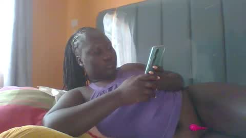 lindah32 online show from 09-30-25, 09:25